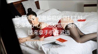  骚老婆活好不粘人，全程露脸开档黑丝一个鸡巴满足不了，胸推交激情上位嘴里塞着鸡巴