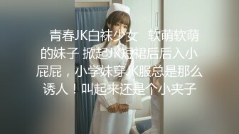 双胞胎姐妹相约婚纱店试婚纱