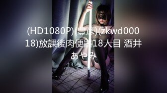 学校澡堂换衣间，女同学借故在打电话，实则在偷拍各路大美女，阴毛非常浓密，个个颜值堪称女神啊！