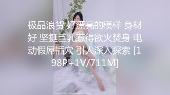 漂亮高跟黑丝少妇脱光吃鸡 口含双屌尽情轮番泄欲  在车上被巨根狂插 淫水直流 精液射一肚子