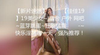 漂亮熟女大姐吃鸡啪啪 身材高挑 被两胖子轮流连续输出 操的奶子哗哗 爽叫连连 应对双枪游刃有余