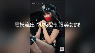 NTR绿帽大神『萤火虫』看着媳妇被单男兄弟操出白浆 真带劲，屁股撅这么高，生怕爸爸不插她！逼都被操黑了